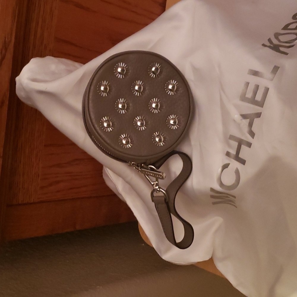 Michael kors round wristlet